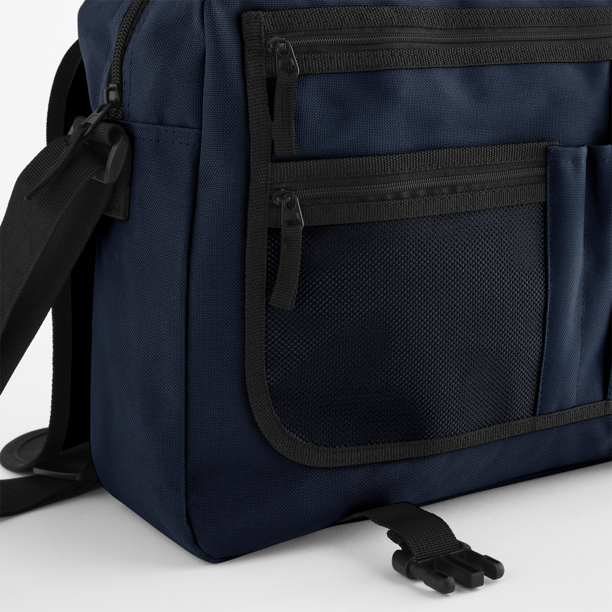 MESSENGER BAG