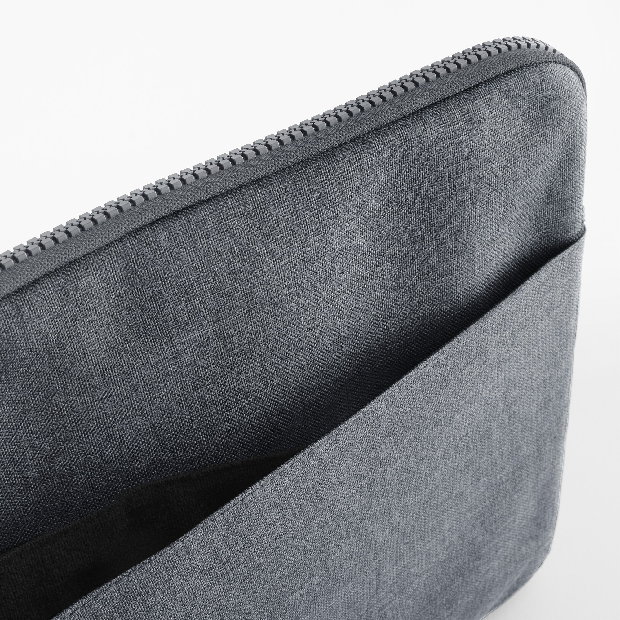 ESSENTIAL 15" LAPTOP CASE