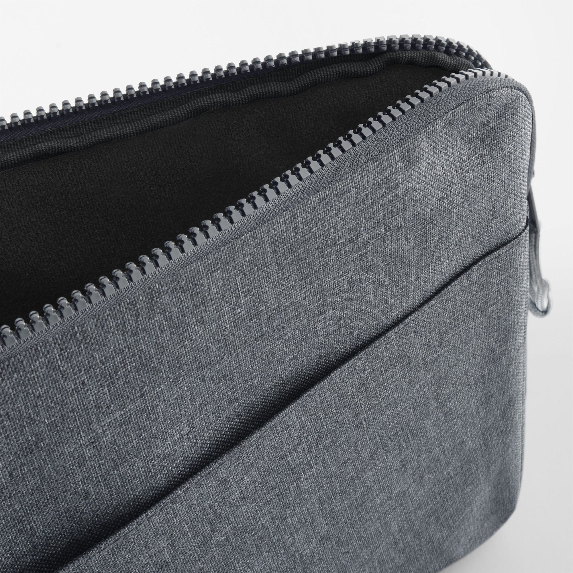 ESSENTIAL 15" LAPTOP CASE